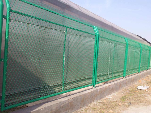 鋼板網(wǎng)護(hù)欄網(wǎng)